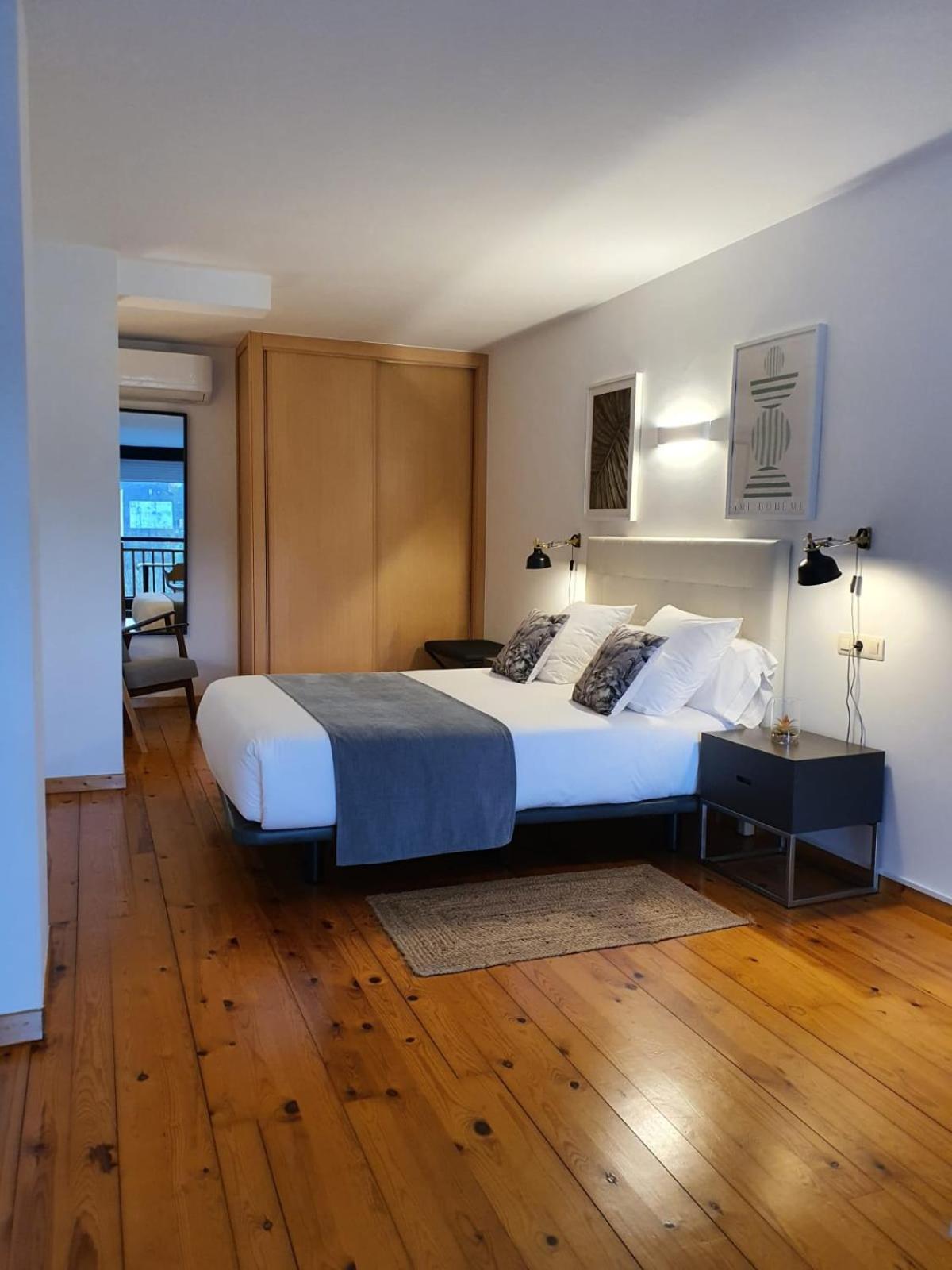 Apartamentos Ciudad Santiago Сантьяго-де-Компостела Екстер'єр фото